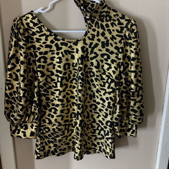 Clothes - Picture 6 of 8